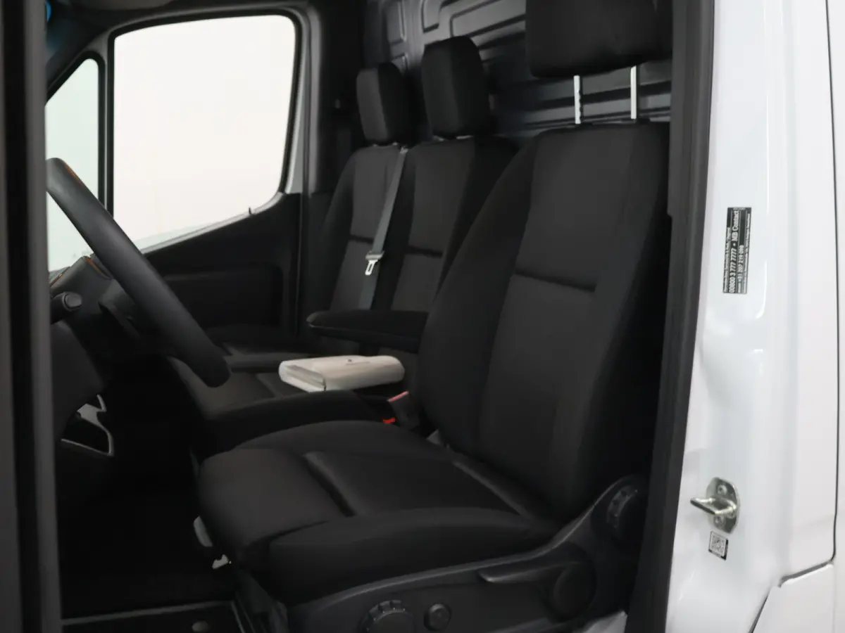 414 L2 H2 RWD PRO 81kWh | Trekhaak | Smartphone integratie pakket | 115 kW Snelladen | Achteruitrijcamera | Standkachel | Stoelverwarming |