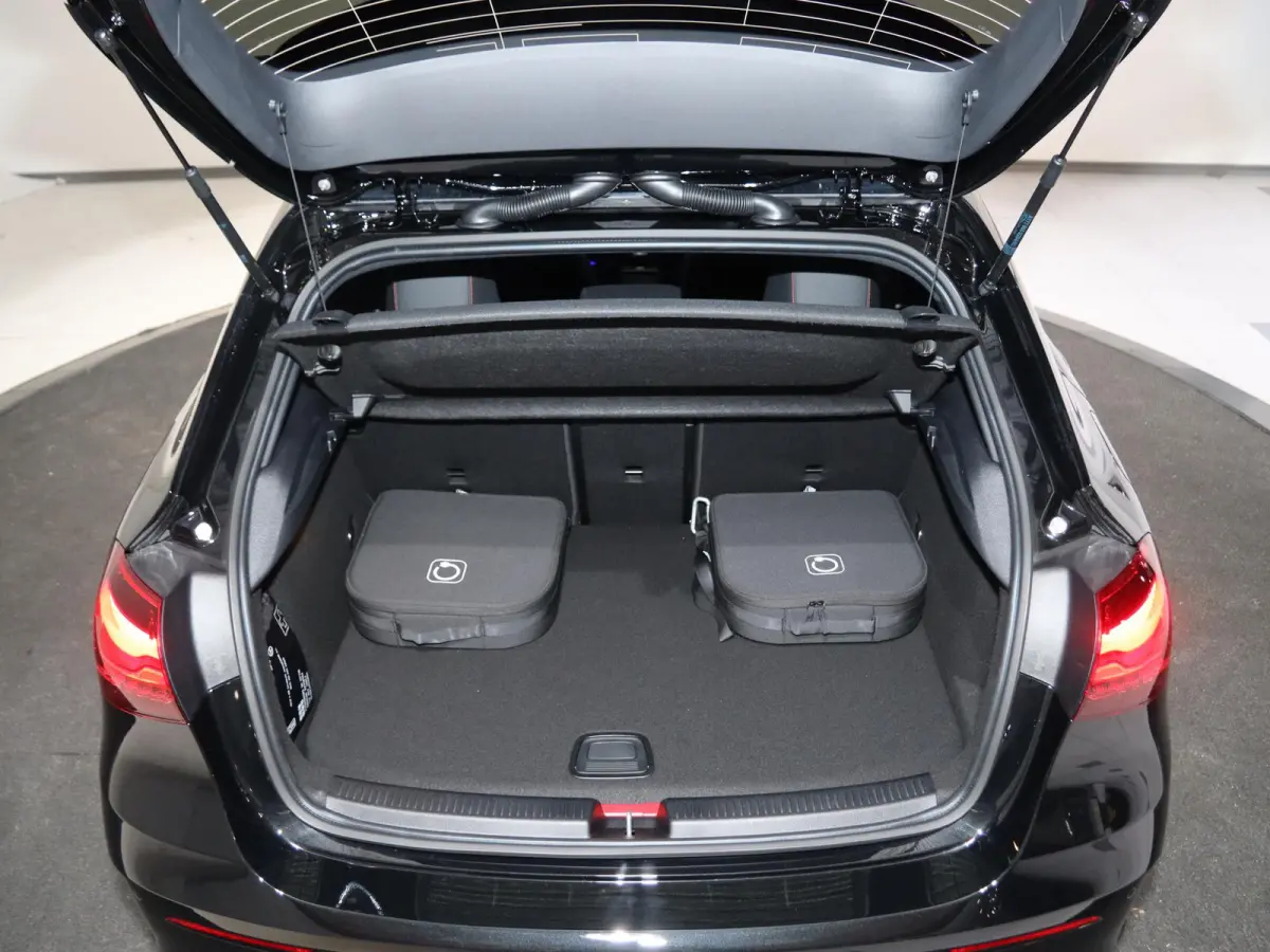 250e Business Solution AMG | Panoramaschuifdak | Stoelverwarming | Achteruitrijcamera |  MULTIBEAM LED | 19"inch AMG velgen |