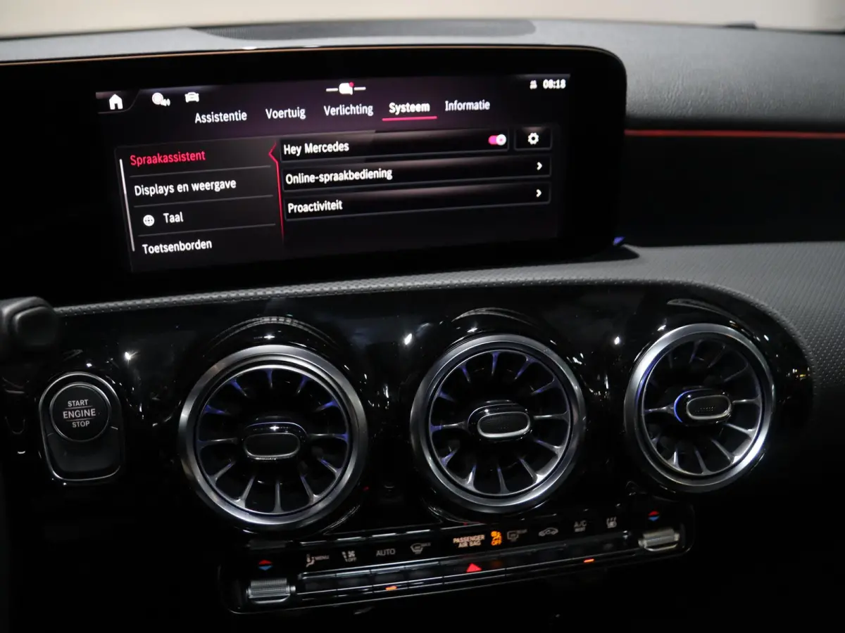 250e Business Solution AMG | Panoramaschuifdak | Stoelverwarming | Achteruitrijcamera |  MULTIBEAM LED | 19"inch AMG velgen |