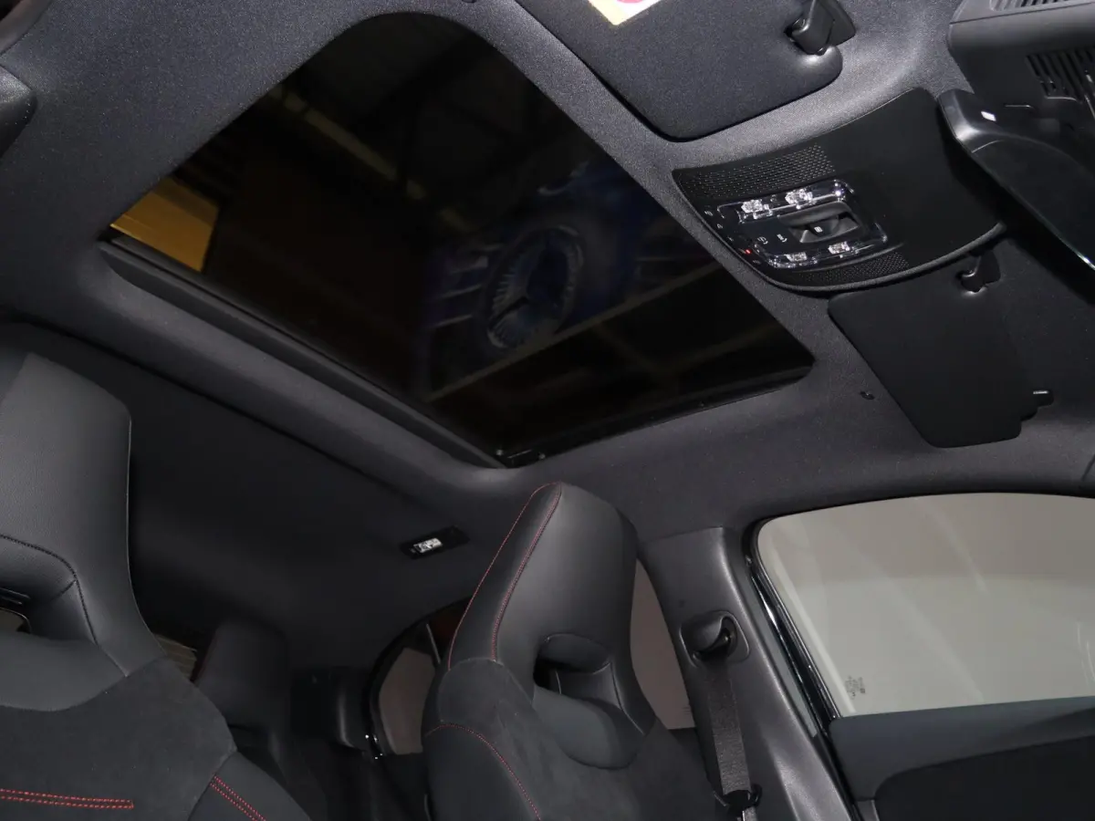 250e Business Solution AMG | Panoramaschuifdak | Stoelverwarming | Achteruitrijcamera |  MULTIBEAM LED | 19"inch AMG velgen |