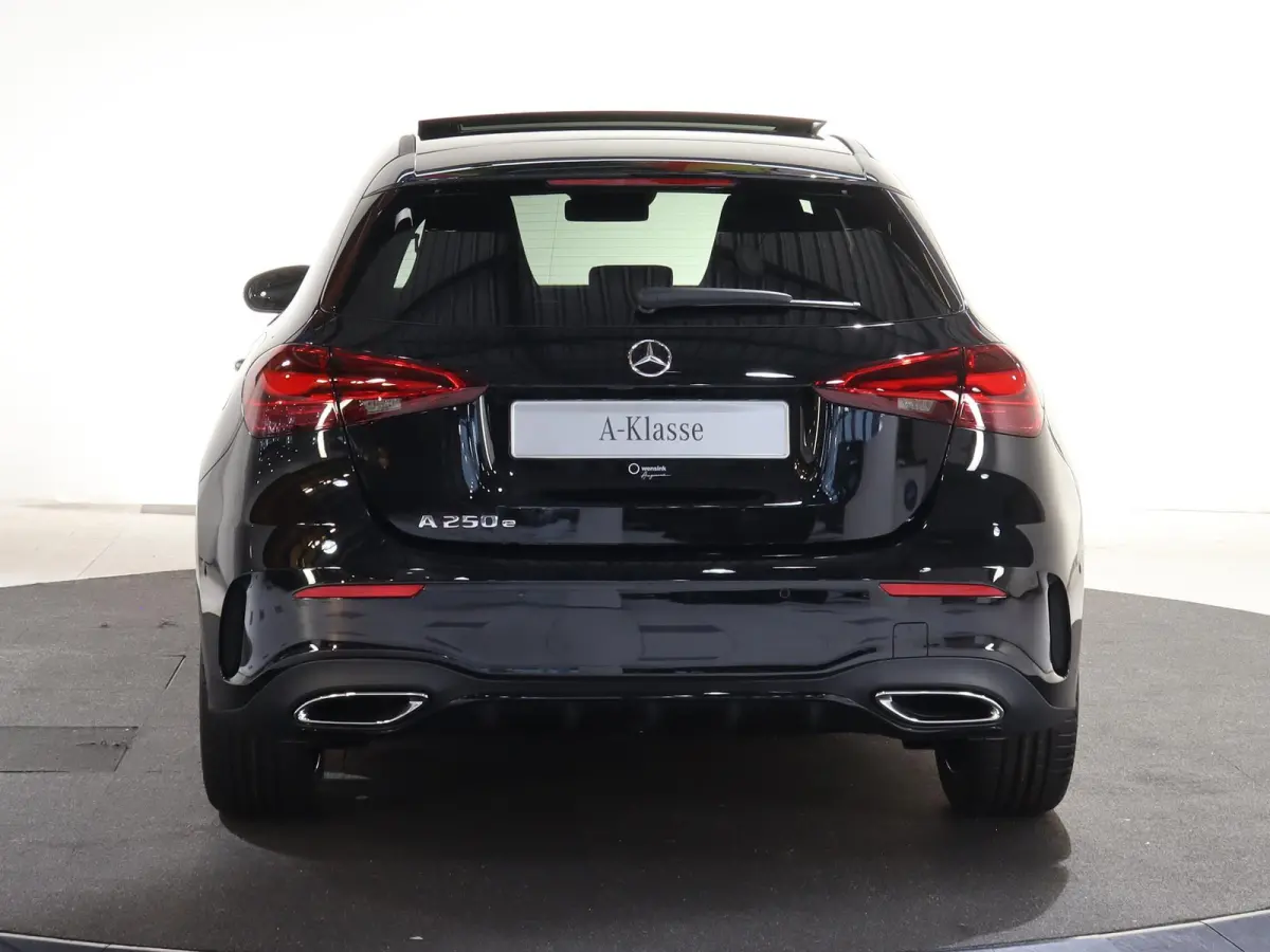 250e Business Solution AMG | Panoramaschuifdak | Stoelverwarming | Achteruitrijcamera |  MULTIBEAM LED | 19"inch AMG velgen |