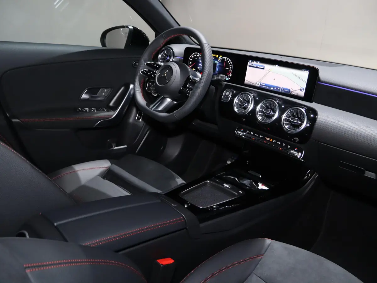 250e Business Solution AMG | Panoramaschuifdak | Stoelverwarming | Achteruitrijcamera |  MULTIBEAM LED | 19"inch AMG velgen |