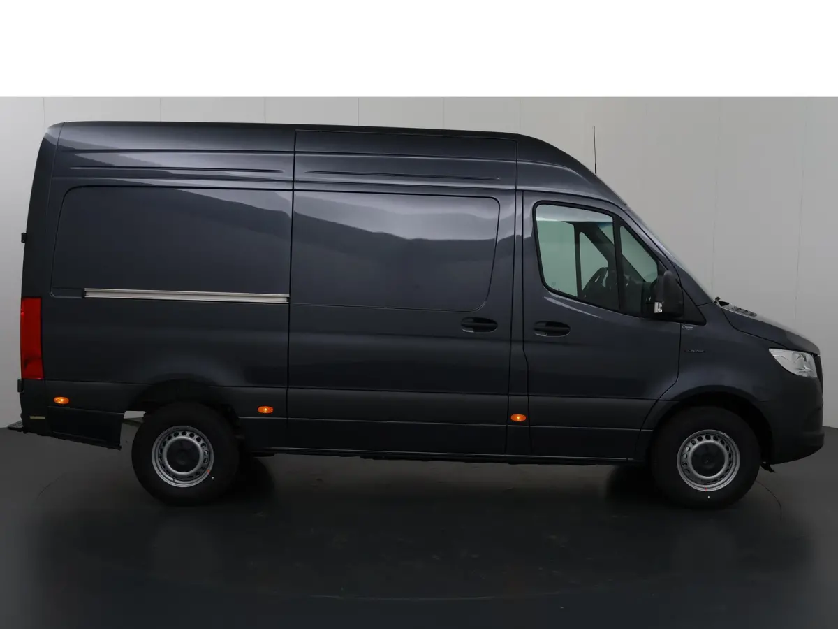 314 L2 H2 RWD PRO 81kWh | Comfortbestuurdersstoel | Trekhaak | Smartphone integratie pakket | 115 kW Snelladen | Achteruitrijcamera | Standkachel |