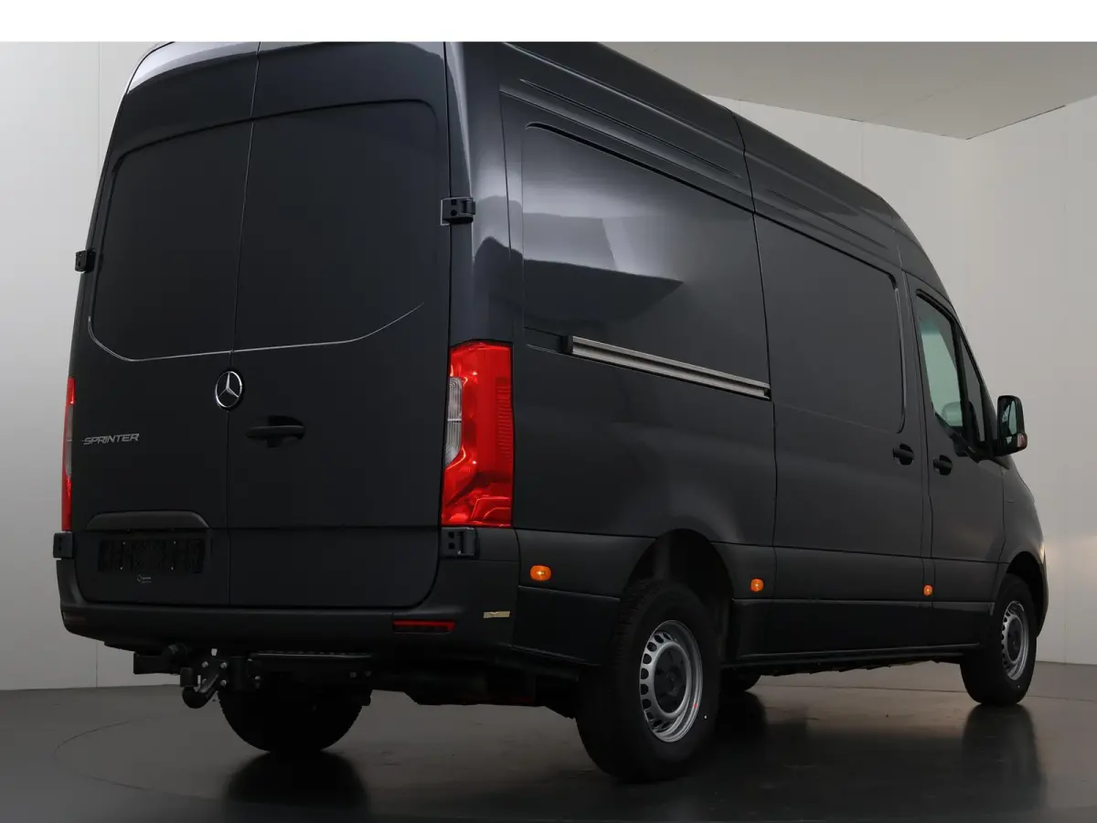 314 L2 H2 RWD PRO 81kWh | Comfortbestuurdersstoel | Trekhaak | Smartphone integratie pakket | 115 kW Snelladen | Achteruitrijcamera | Standkachel |