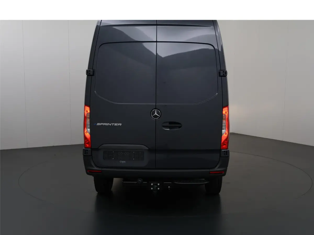 314 L2 H2 RWD PRO 81kWh | Comfortbestuurdersstoel | Trekhaak | Smartphone integratie pakket | 115 kW Snelladen | Achteruitrijcamera | Standkachel |