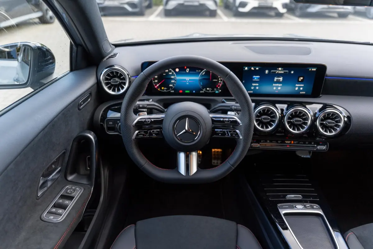 250e Business Solution AMG | Panoramaschuifdak  | Night pakket | Achteruitrijcamera | Stoelverwarming | MULTIBEAM LED |