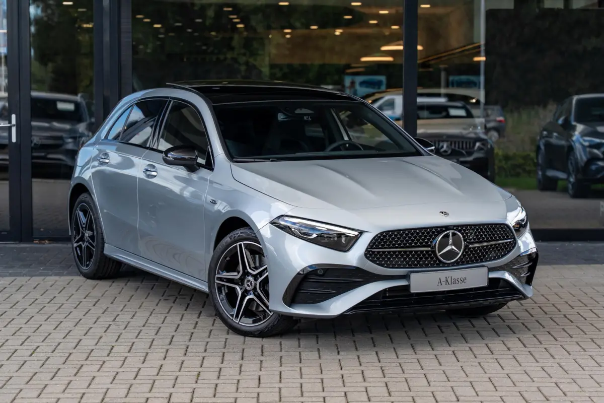 250e Business Solution AMG | Panoramaschuifdak  | Night pakket | Achteruitrijcamera | Stoelverwarming | MULTIBEAM LED |