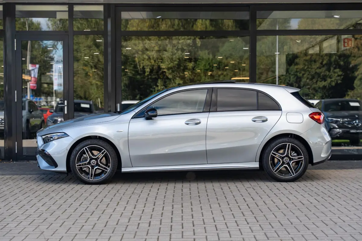 250e Business Solution AMG | Panoramaschuifdak  | Night pakket | Achteruitrijcamera | Stoelverwarming | MULTIBEAM LED |