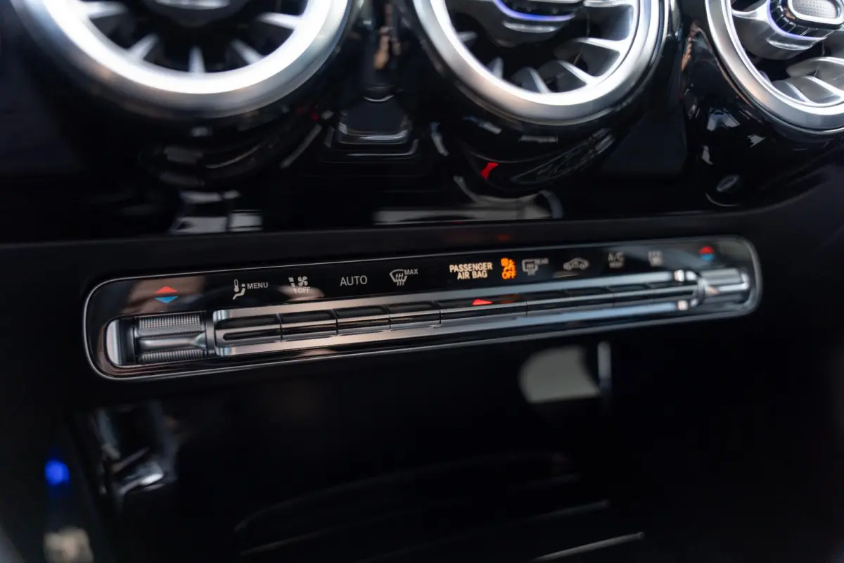 250e Business Solution AMG | Panoramaschuifdak  | Night pakket | Achteruitrijcamera | Stoelverwarming | MULTIBEAM LED |