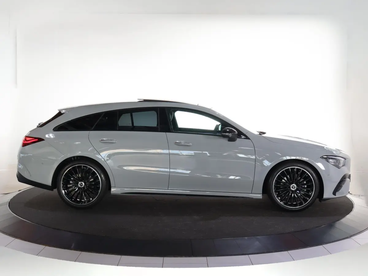 180 Business Solution AMG | AMG Line Plus | Nightpakket | Head-up display | 360° camera | Dodehoekassistent | 19 inch AMG Velgen |