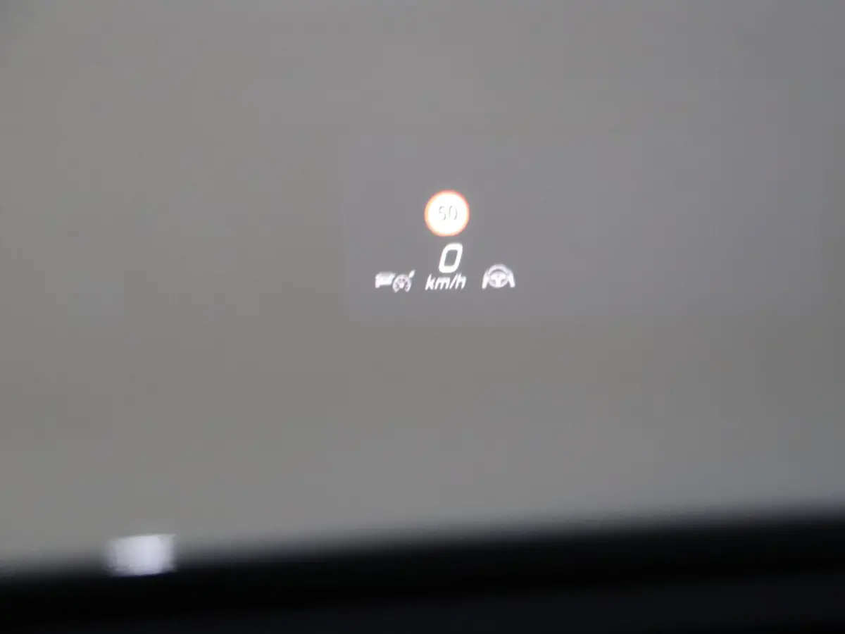 180 Business Solution AMG | AMG Line Plus | Nightpakket | Head-up display | 360° camera | Dodehoekassistent | 19 inch AMG Velgen |