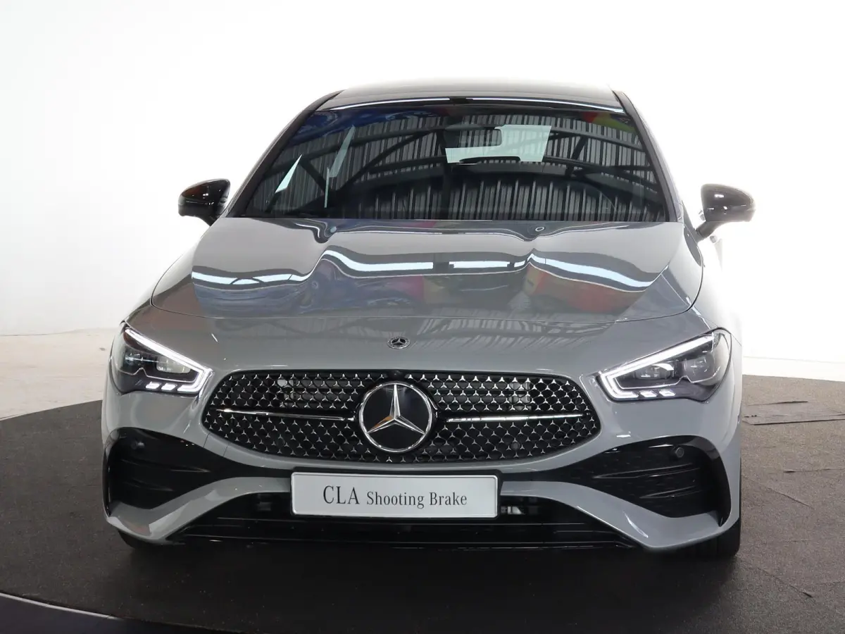 180 Business Solution AMG | AMG Line Plus | Nightpakket | Head-up display | 360° camera | Dodehoekassistent | 19 inch AMG Velgen |