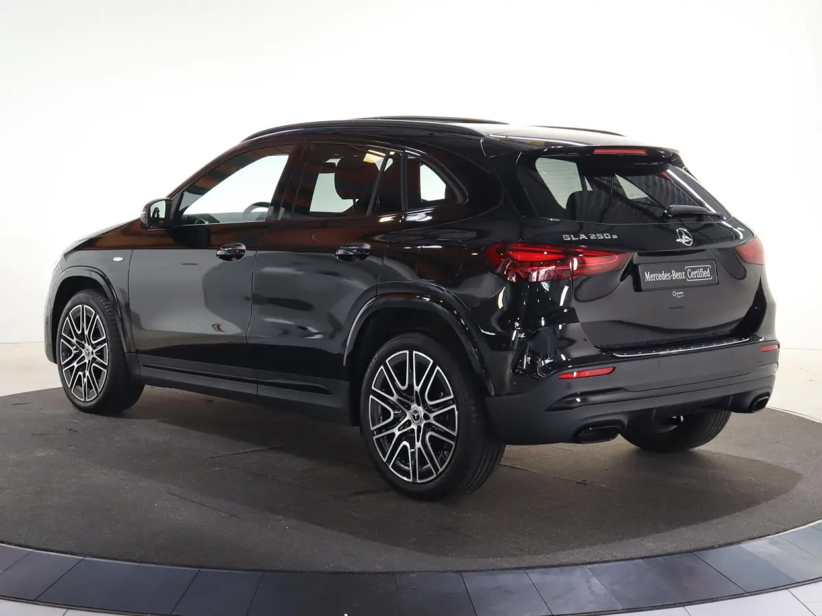 250 e AMG Line | Trekhaak | Panoramadak | Night pakket | 20 inch |