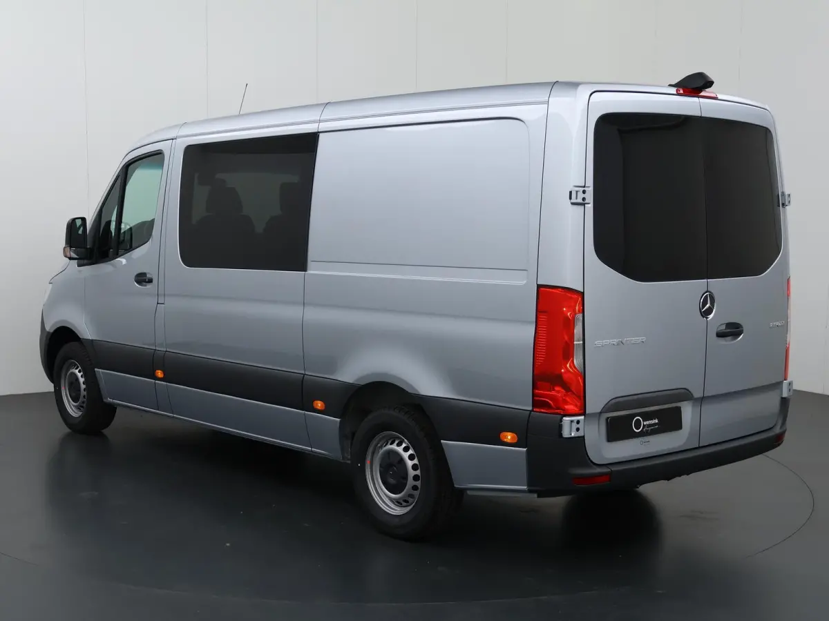 311 | AUT. | L2 H1 | RWD | PRO | Airco | Cruise Control | Park Assist | Parkeercamera | Lane-Assist | Comfort-bestuurdersstoel | Zijruiten | Achterruiten | DUBBELE CABINE INBOUW MOGELIJK |