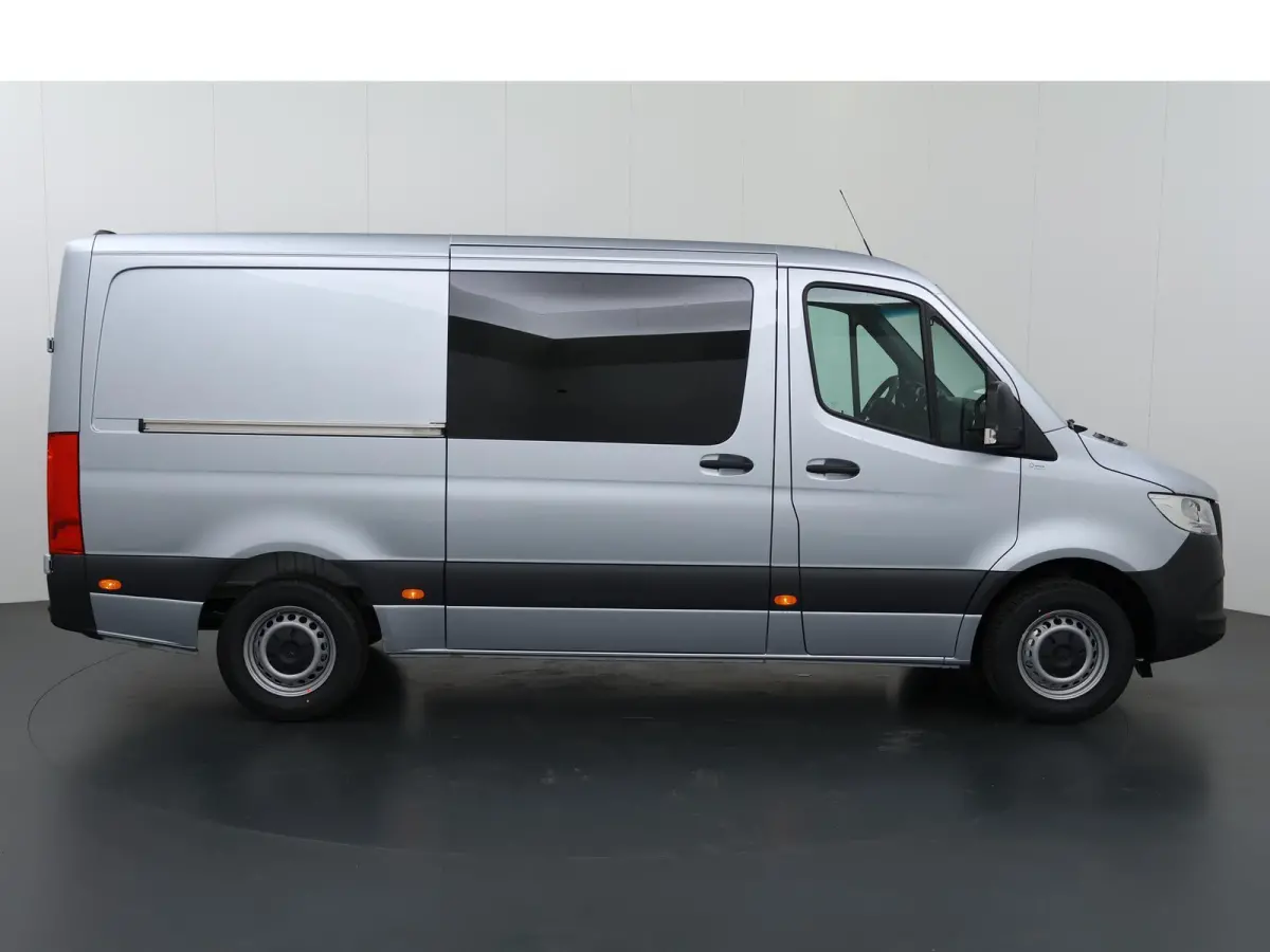 311 | AUT. | L2 H1 | RWD | PRO | Airco | Cruise Control | Park Assist | Parkeercamera | Lane-Assist | Comfort-bestuurdersstoel | Zijruiten | Achterruiten | DUBBELE CABINE INBOUW MOGELIJK |