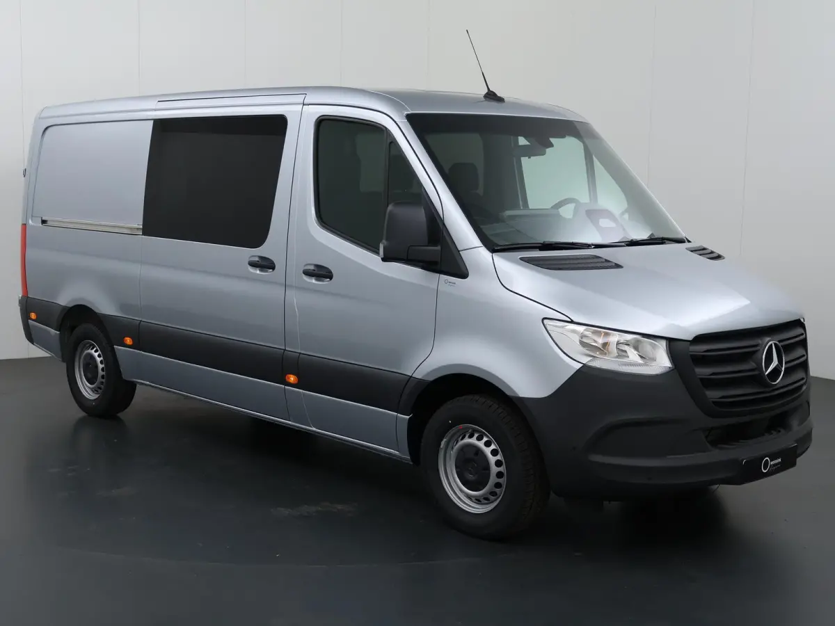 311 | AUT. | L2 H1 | RWD | PRO | Airco | Cruise Control | Park Assist | Parkeercamera | Lane-Assist | Comfort-bestuurdersstoel | Zijruiten | Achterruiten | DUBBELE CABINE INBOUW MOGELIJK |