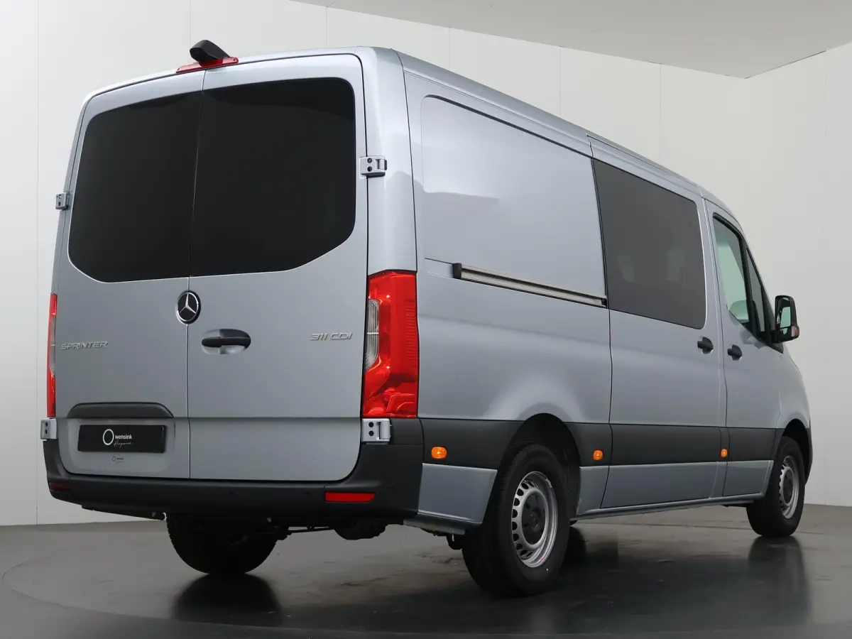311 | AUT. | L2 H1 | RWD | PRO | Airco | Cruise Control | Park Assist | Parkeercamera | Lane-Assist | Comfort-bestuurdersstoel | Zijruiten | Achterruiten | DUBBELE CABINE INBOUW MOGELIJK |