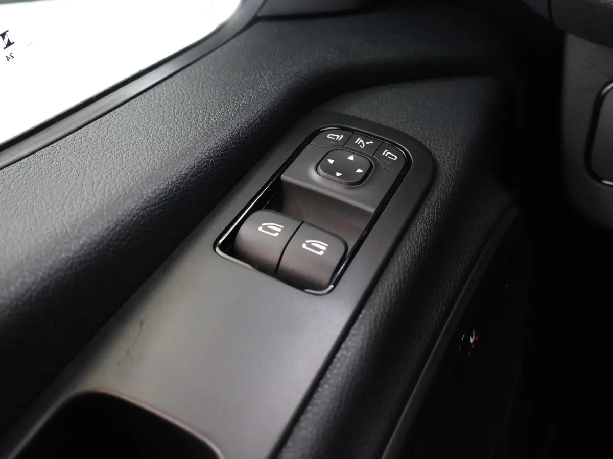 311 | AUT. | L2 H1 | RWD | PRO | Airco | Cruise Control | Park Assist | Parkeercamera | Lane-Assist | Comfort-bestuurdersstoel | Zijruiten | Achterruiten | DUBBELE CABINE INBOUW MOGELIJK |