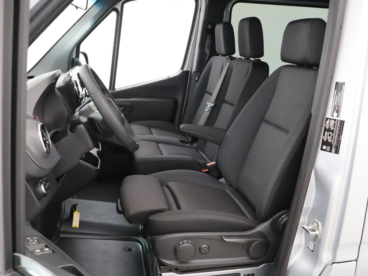 311 | AUT. | L2 H1 | RWD | PRO | Airco | Cruise Control | Park Assist | Parkeercamera | Lane-Assist | Comfort-bestuurdersstoel | Zijruiten | Achterruiten | DUBBELE CABINE INBOUW MOGELIJK |