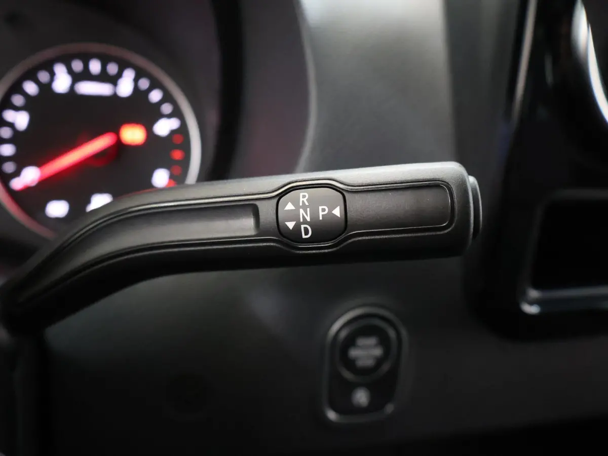 311 | AUT. | L2 H1 | RWD | PRO | Airco | Cruise Control | Park Assist | Parkeercamera | Lane-Assist | Comfort-bestuurdersstoel | Zijruiten | Achterruiten | DUBBELE CABINE INBOUW MOGELIJK |