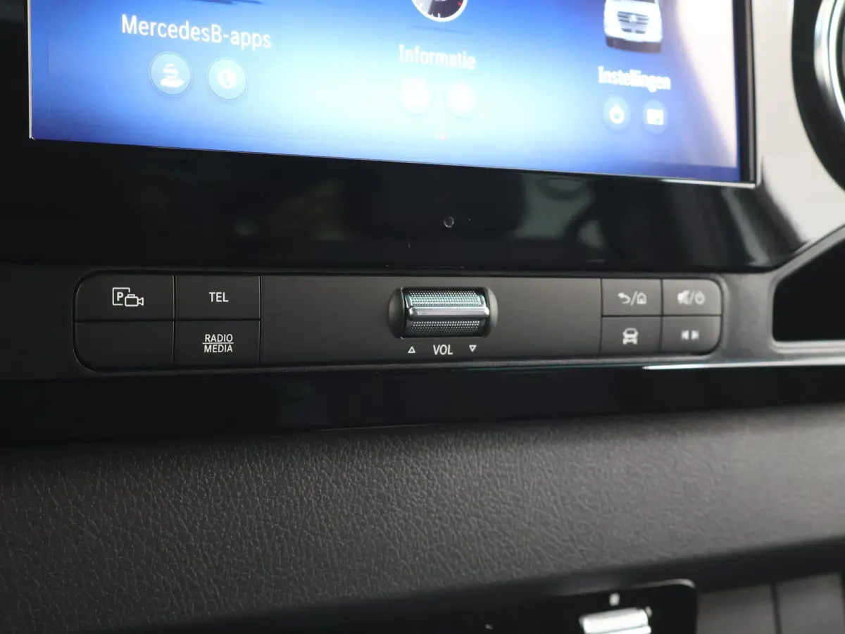 311 | AUT. | L2 H1 | RWD | PRO | Airco | Cruise Control | Park Assist | Parkeercamera | Lane-Assist | Comfort-bestuurdersstoel | Zijruiten | Achterruiten | DUBBELE CABINE INBOUW MOGELIJK |