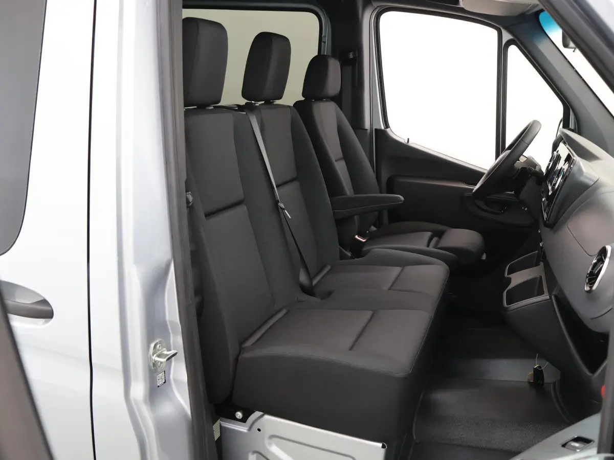 311 | AUT. | L2 H1 | RWD | PRO | Airco | Cruise Control | Park Assist | Parkeercamera | Lane-Assist | Comfort-bestuurdersstoel | Zijruiten | Achterruiten | DUBBELE CABINE INBOUW MOGELIJK |