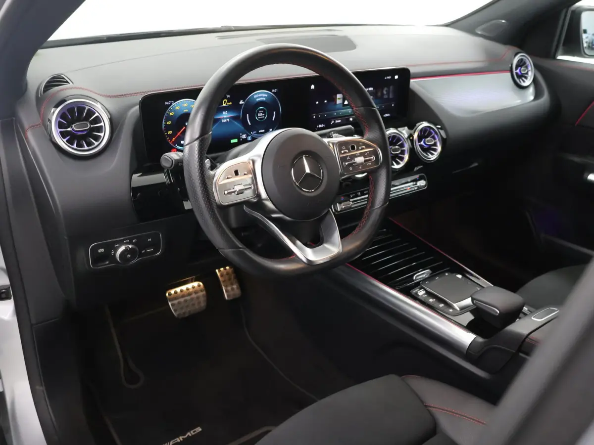 250+ AMG Line 71 kWh | Night pakket | Stoelverwarming | Widescreen | Sfeerverlichting |