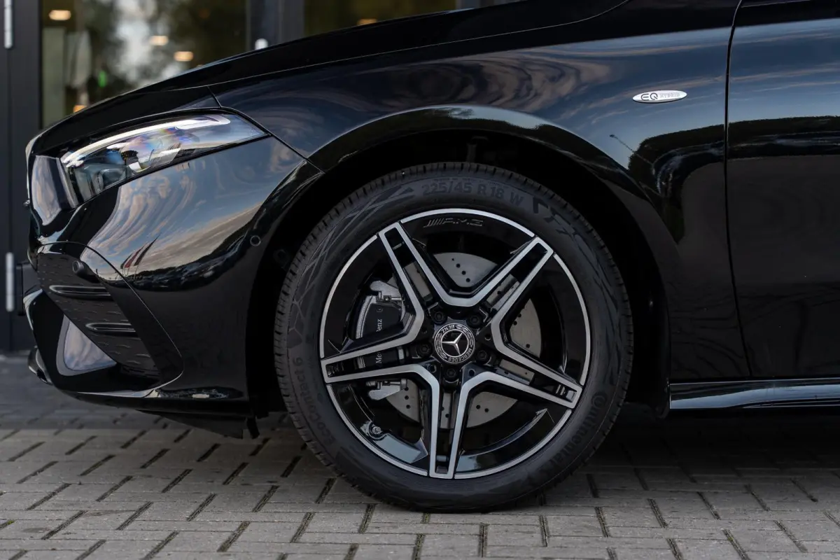 250e Business Solution AMG | Panoramaschuifdak  | Night pakket | Achteruitrijcamera | Stoelverwarming | MULTIBEAM LED |