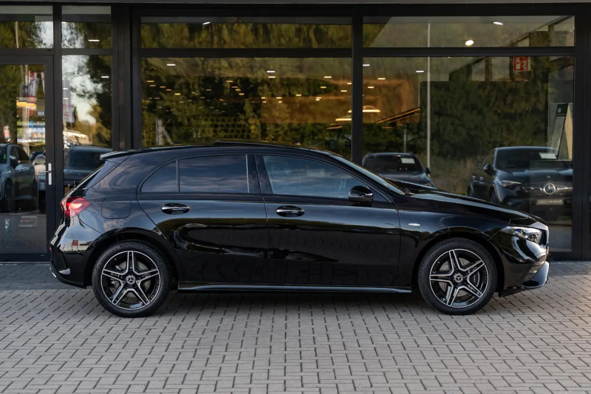 250e Business Solution AMG | Panoramaschuifdak  | Night pakket | Achteruitrijcamera | Stoelverwarming | MULTIBEAM LED |