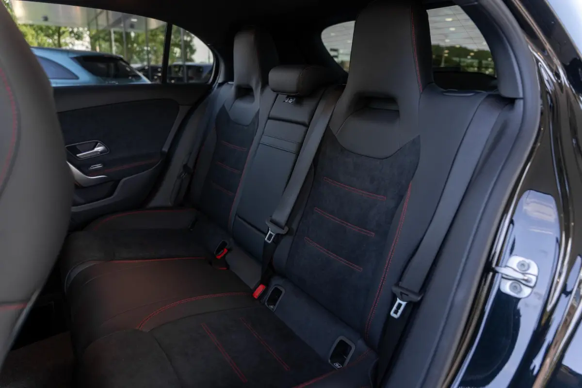 250e Business Solution AMG | Panoramaschuifdak  | Night pakket | Achteruitrijcamera | Stoelverwarming | MULTIBEAM LED |