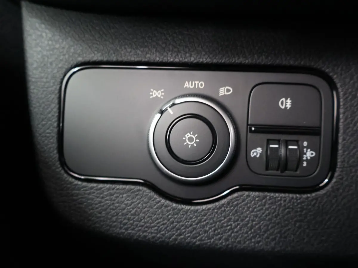 315 CDI | L2 H1 | RWD | PRO | Parkeercamera | Airco | Dodehoekassistent | Zijwindassistent | Cruise Control | Chauffeursstoel |