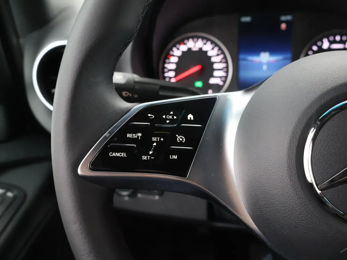 315 CDI | L2 H1 | RWD | PRO | Parkeercamera | Airco | Dodehoekassistent | Zijwindassistent | Cruise Control | Chauffeursstoel |