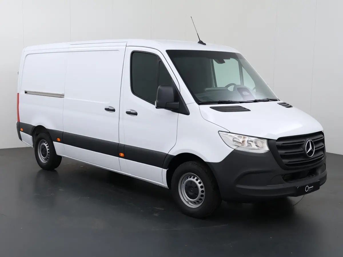 315 CDI | L2 H1 | RWD | PRO | Parkeercamera | Airco | Dodehoekassistent | Zijwindassistent | Cruise Control | Chauffeursstoel |