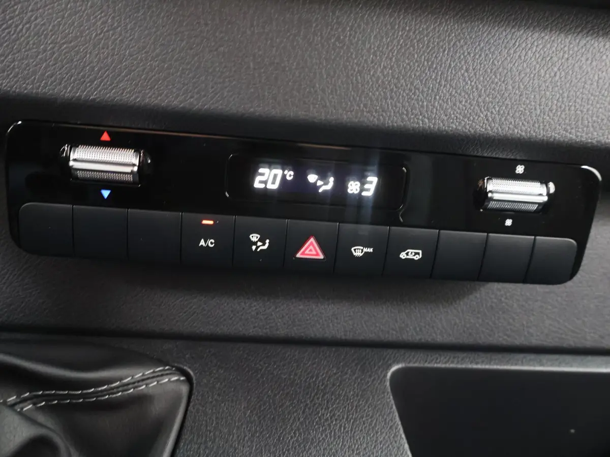 315 CDI | L2 H1 | RWD | PRO | Parkeercamera | Airco | Dodehoekassistent | Zijwindassistent | Cruise Control | Chauffeursstoel |