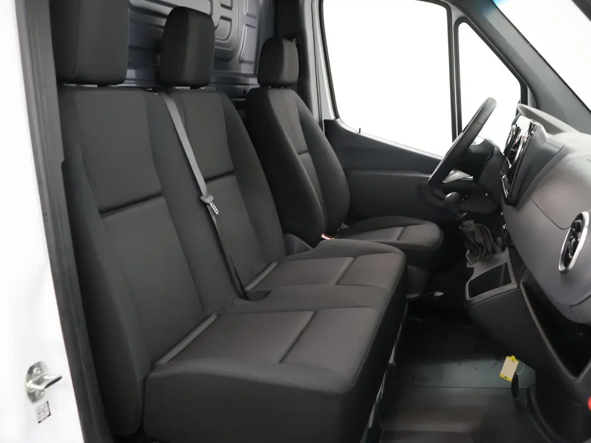 315 CDI | L2 H1 | RWD | PRO | Parkeercamera | Airco | Dodehoekassistent | Zijwindassistent | Cruise Control | Chauffeursstoel |