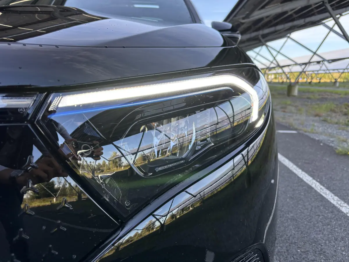 250+ Business Solution 71 kWh | Panoramadak | Dodehoekassistent | Parkeercamera | Sfeerverlichting | Apple carplay |