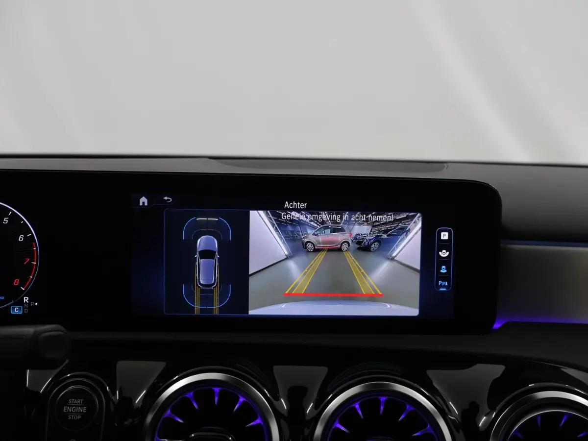 180 AMG Line | Night pakket | Panoramadak | Sfeerverlichting |