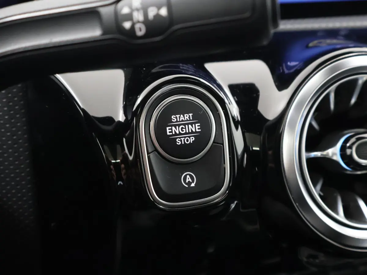 180 AMG Line | Night pakket | Panoramadak | Sfeerverlichting |