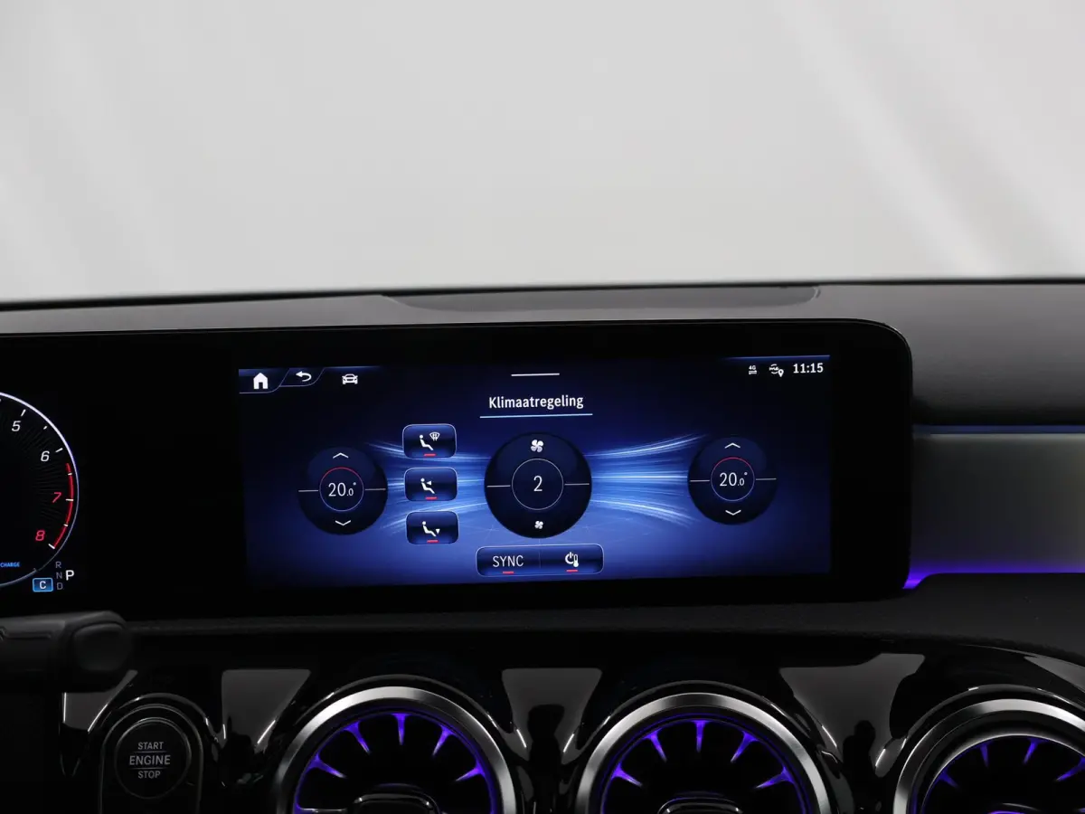180 AMG Line | Night pakket | Panoramadak | Sfeerverlichting |