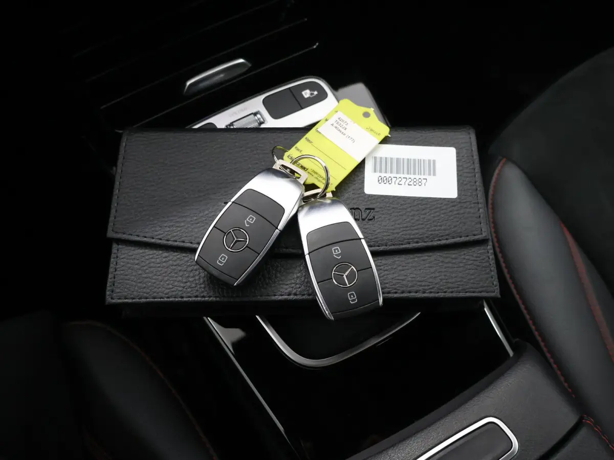 180 AMG Line | Night pakket | Panoramadak | Sfeerverlichting |