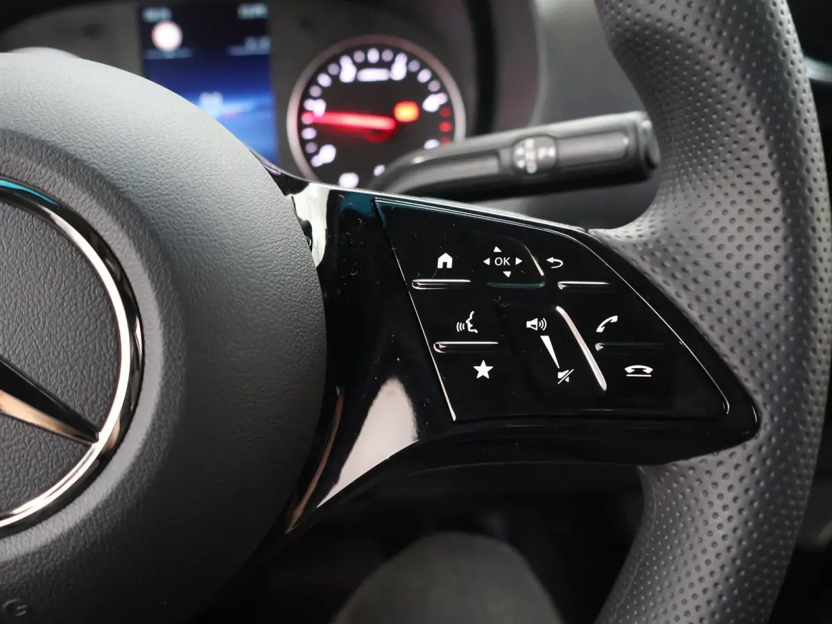 315 CDI | L2 H2 | RWD | Aut. | PRO | BPM VRIJ! | ACHTERUITRIJCAMERA | 3500 KG AHW | DODEHOEKASSISTENT | AIRCO | CRUISE | CARPLAY | ANDROID AUTO | METALLIC | 3-ZITS | MBUX SYSTEEM GROOT