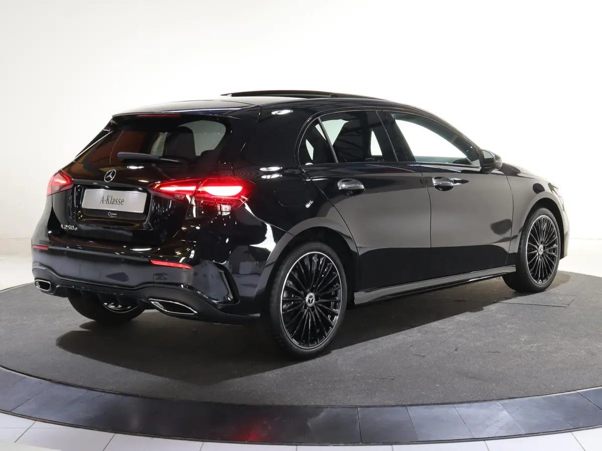 250e Business Solution AMG | Panoramadak | Stoelverwarming | Achteruitrijcamera | Multibeam LED | Keyless Entry/Go | Nightpakket |