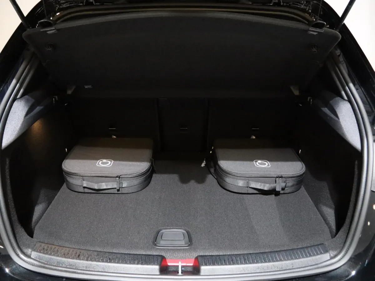 250e Business Solution AMG | Panoramadak | Stoelverwarming | Achteruitrijcamera | Multibeam LED | Keyless Entry/Go | Nightpakket |