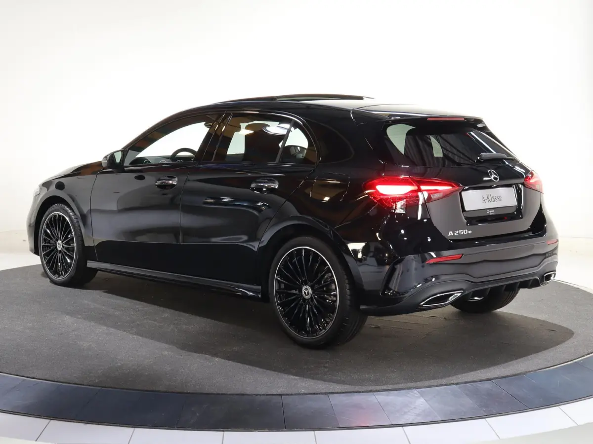250e Business Solution AMG | Panoramadak | Stoelverwarming | Achteruitrijcamera | Multibeam LED | Keyless Entry/Go | Nightpakket |