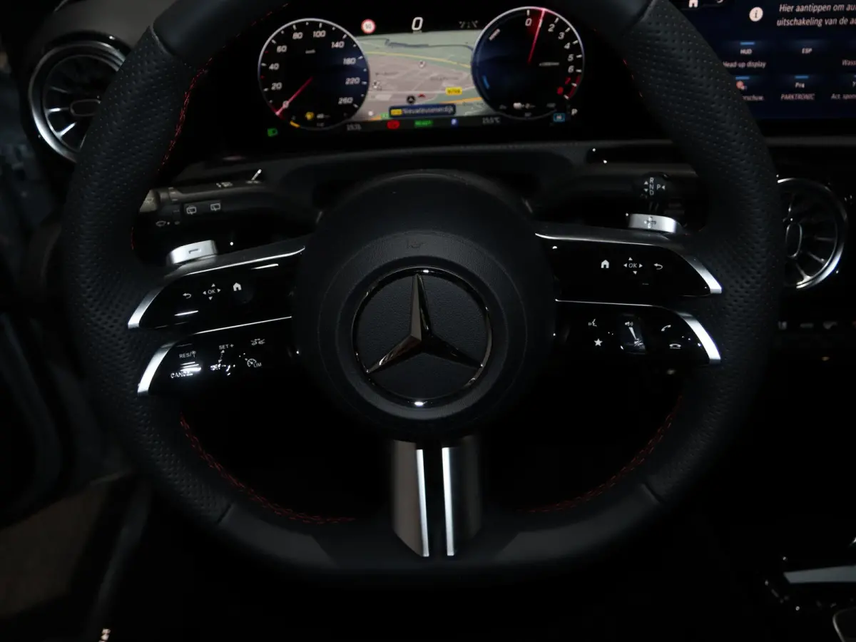 250e Business Solution AMG | Panoramaschuifdak | Head-up display | Premium Plus | Stoelverwarming | 360° camera |