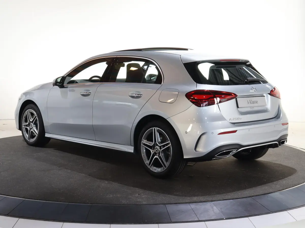 250e Business Solution AMG | Panoramaschuifdak | Head-up display | Premium Plus | Stoelverwarming | 360° camera |