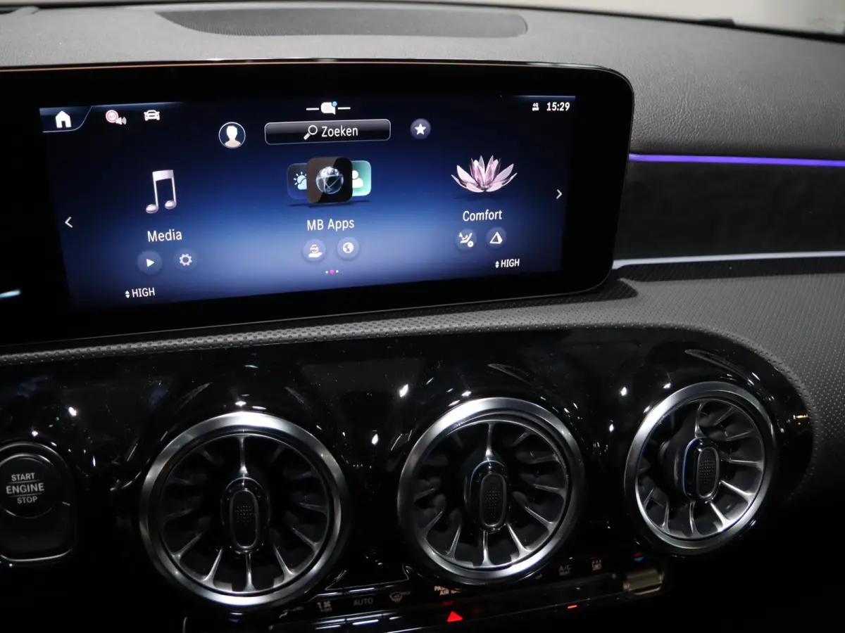 250e Business Solution AMG | Panoramaschuifdak | Head-up display | Premium Plus | Stoelverwarming | 360° camera |