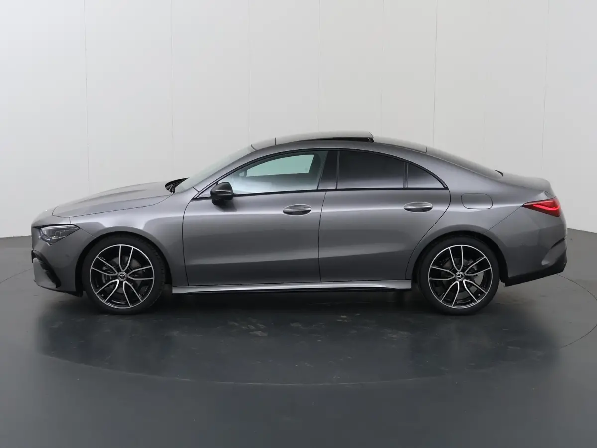 180 Business Solution AMG | Panoramaschuifdak | AMG Line Plus | Night pakket | Head-up display | 360° camera | 19"AMG velgen |