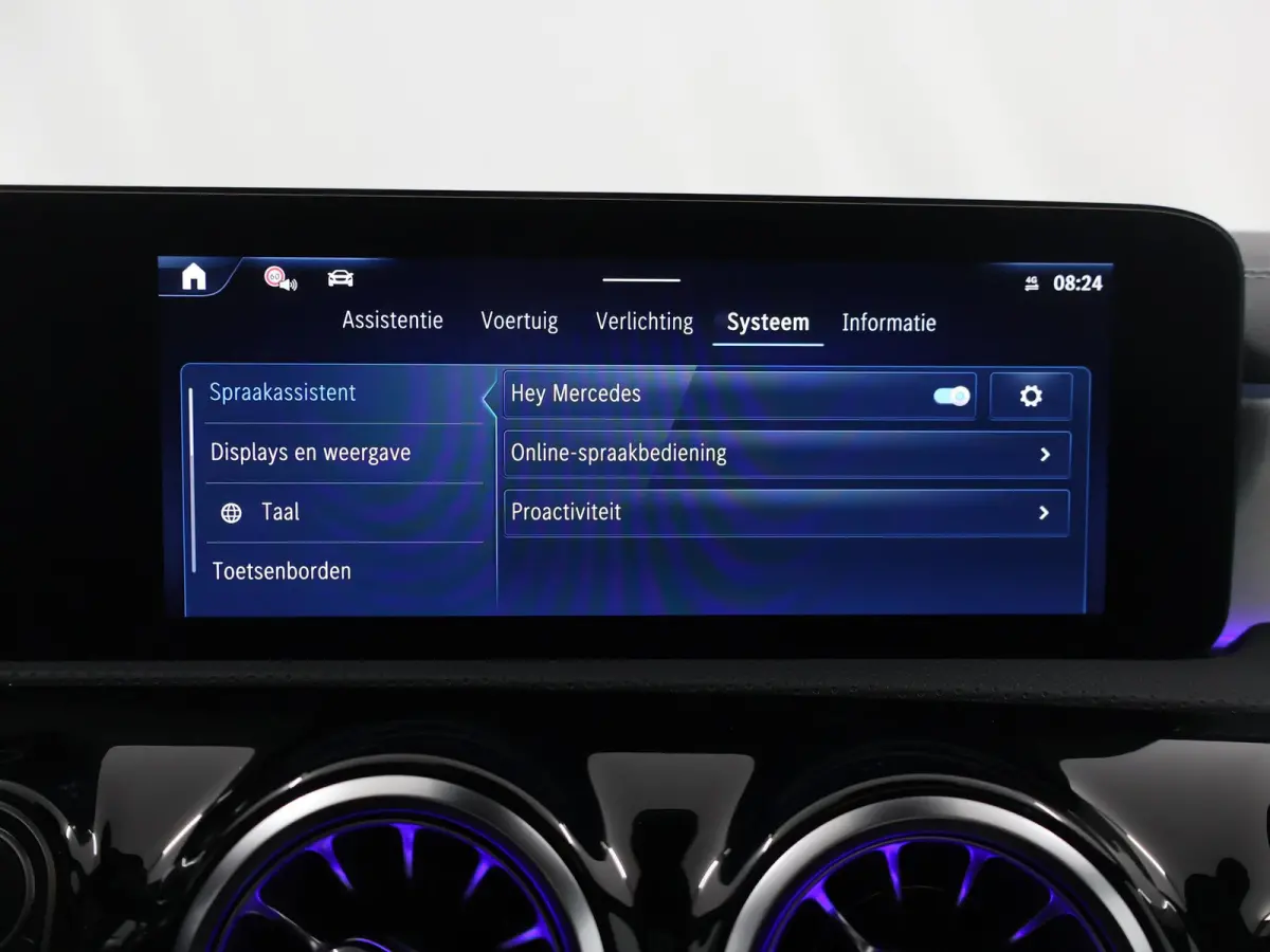 180 Business Solution AMG | Panoramaschuifdak | AMG Line Plus | Night pakket | Head-up display | 360° camera | 19"AMG velgen |