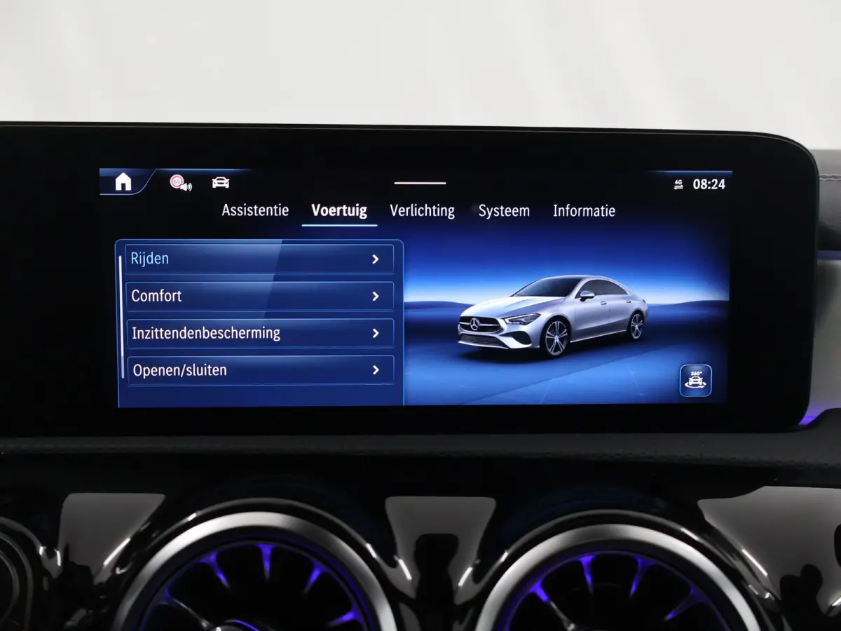 180 Business Solution AMG | Panoramaschuifdak | AMG Line Plus | Night pakket | Head-up display | 360° camera | 19"AMG velgen |